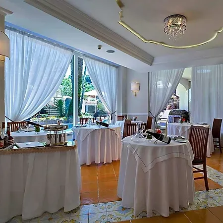Mare Blu Terme 5* 이스키아